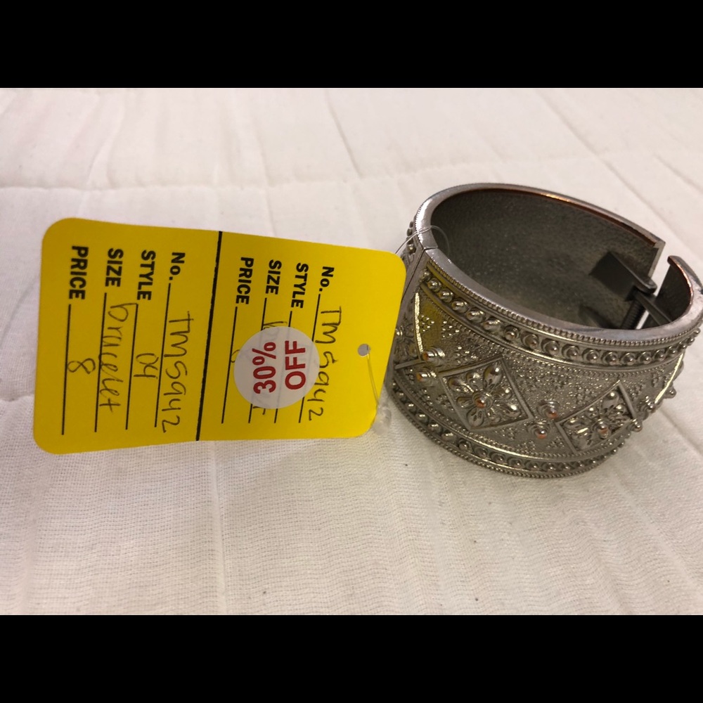 Cuff bracelet